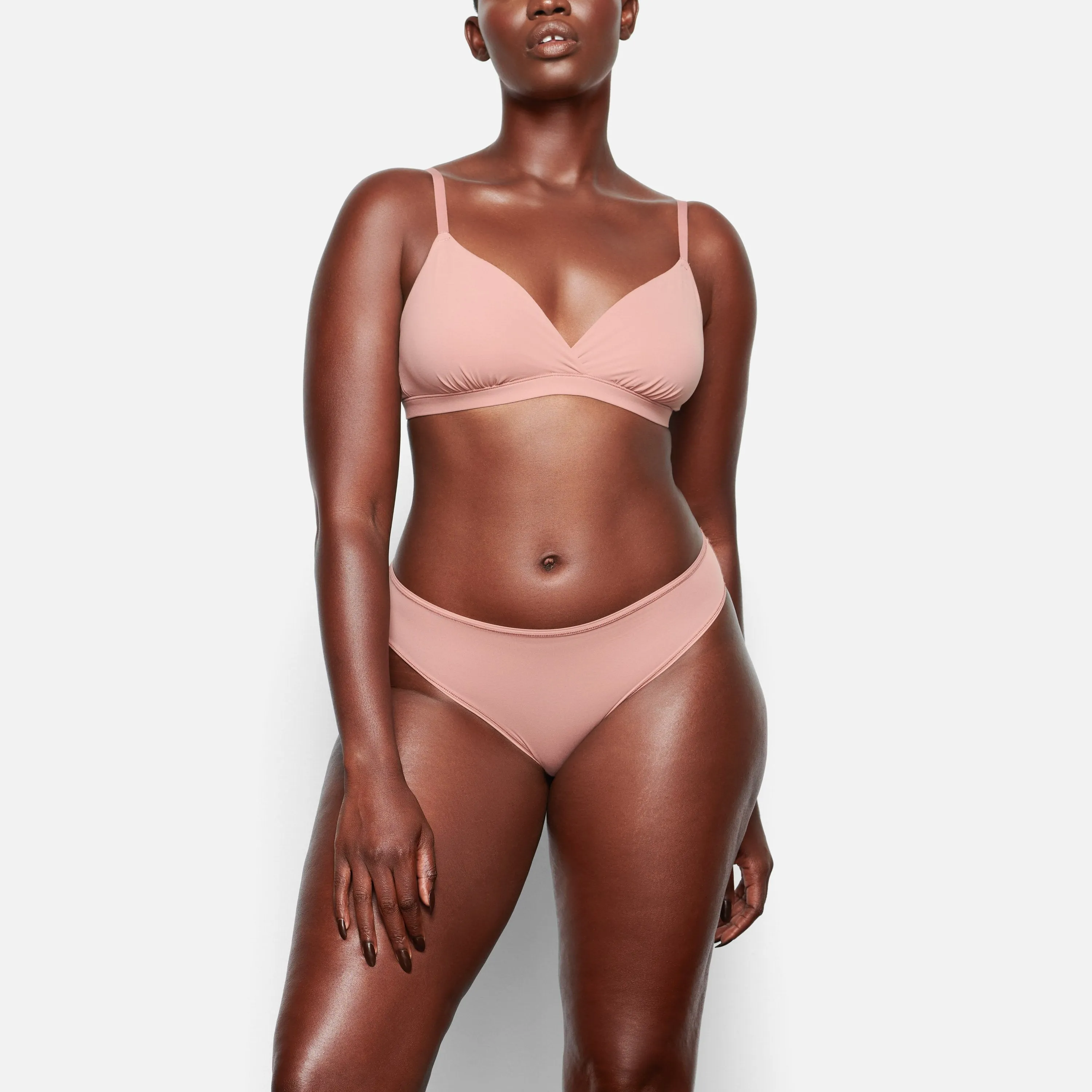 FITS EVERYBODY CROSSOVER BRALETTE | ROSE CLAY