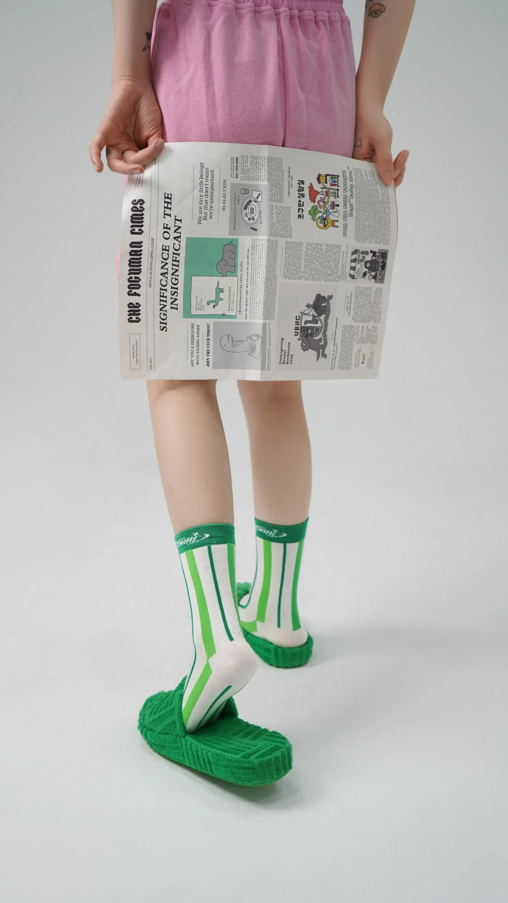 Logo Frilly Lined Ribbed High Socks